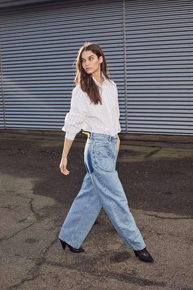 Forudbestilling - Haute L'Amitié - Flip Waist Pocket Jeans HL10179 - Bleached Denim Jeans 
