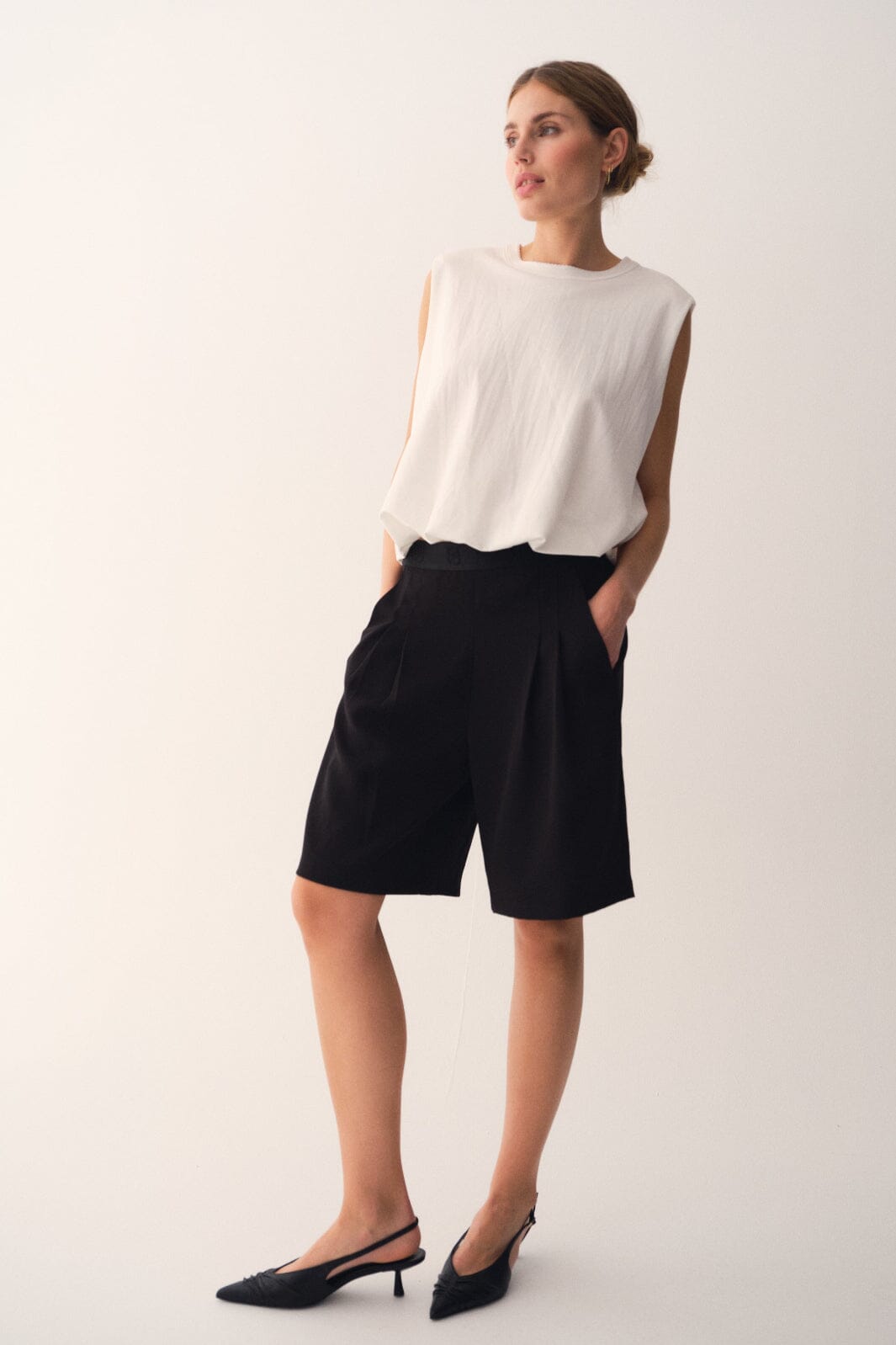 Gossia - Louisago Shorts G2444 - Black Shorts 