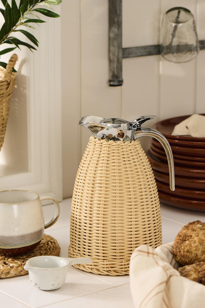 Ib Laursen - Termokande natur polyrattan håndflettet 1,5 ltr - Polyrattan, Rustfrit stål, Plastik - 1619-30