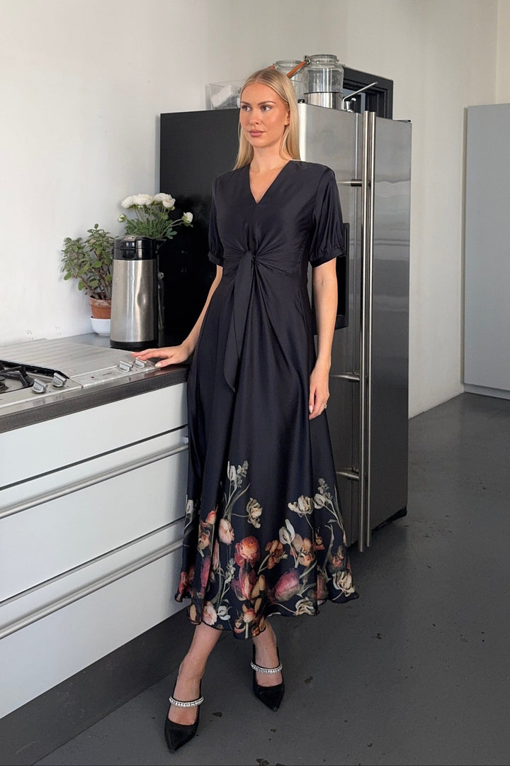 Karmamia - Faye Dress 2307 - Black Blossom Kjoler 