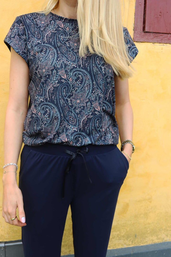 Liberte - Alma-U-Tshirt 9581 - Night Sky Paisley T-shirts 
