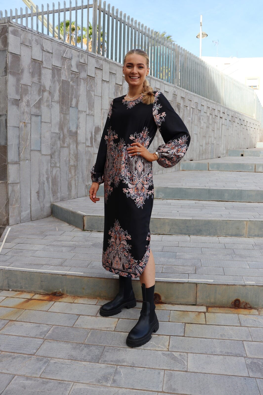 Liberte - Wennise Ls Dress 22340 - Black Paisley