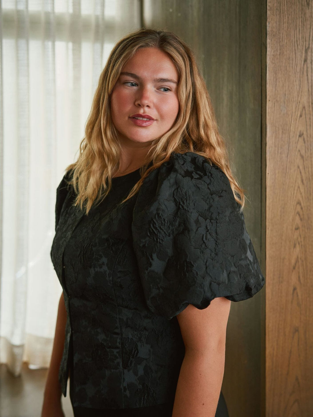 Neo Noir - Anela Flower Brocade Blouse 166905 - 100 - Black Bluser 