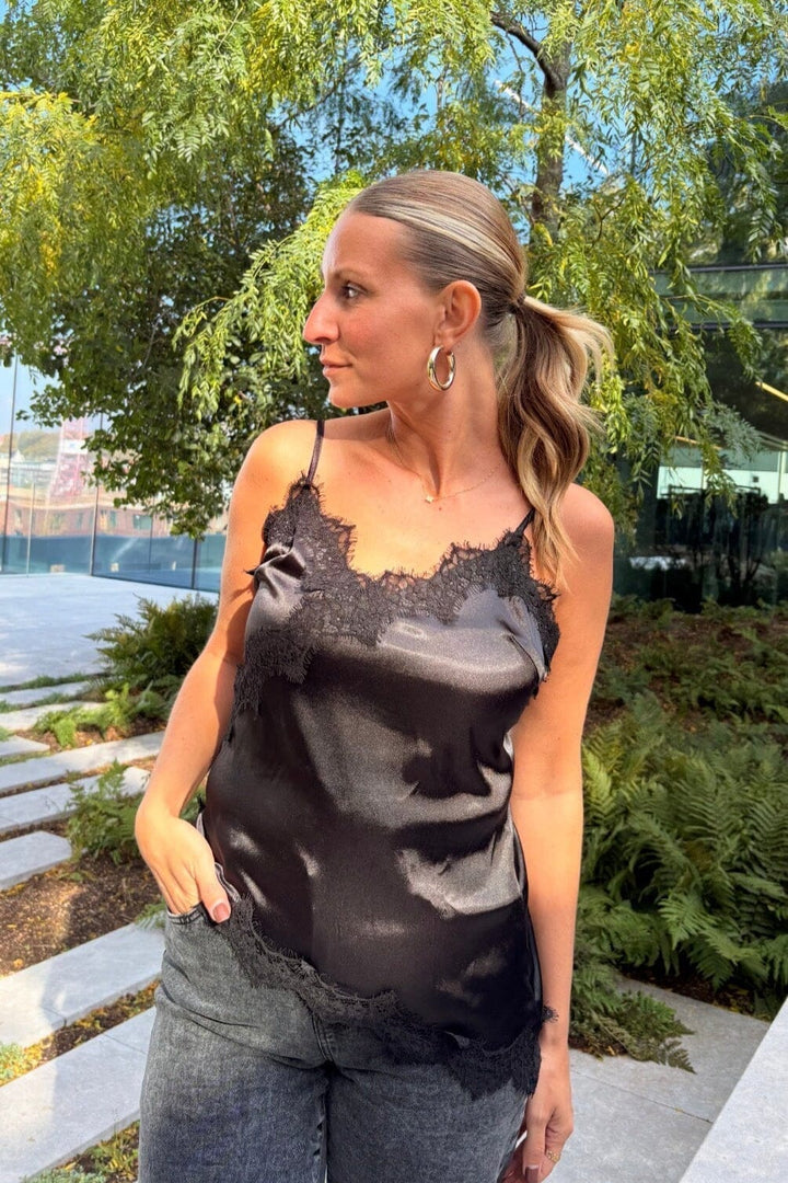 Noisy May - Nmsofie S/L Satin Top - 5079329 Black Toppe 