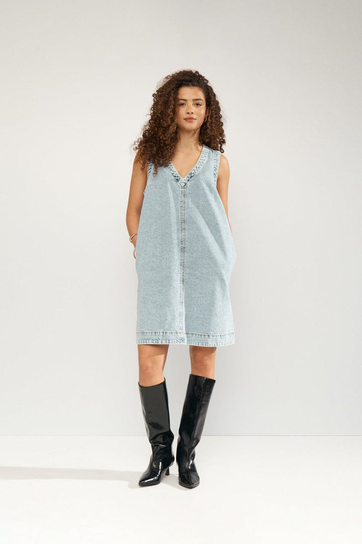 Nümph - Nuirina Dress 707030 - Light B. Stonewash Denim Kjoler 