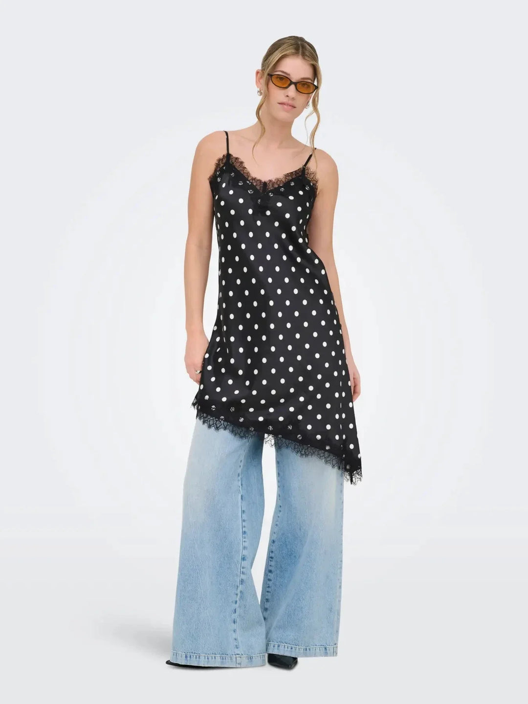 Only - Onlbella Strap Satin Lace Dress - 5126133 Black White Dot And Black Lace Kjoler 