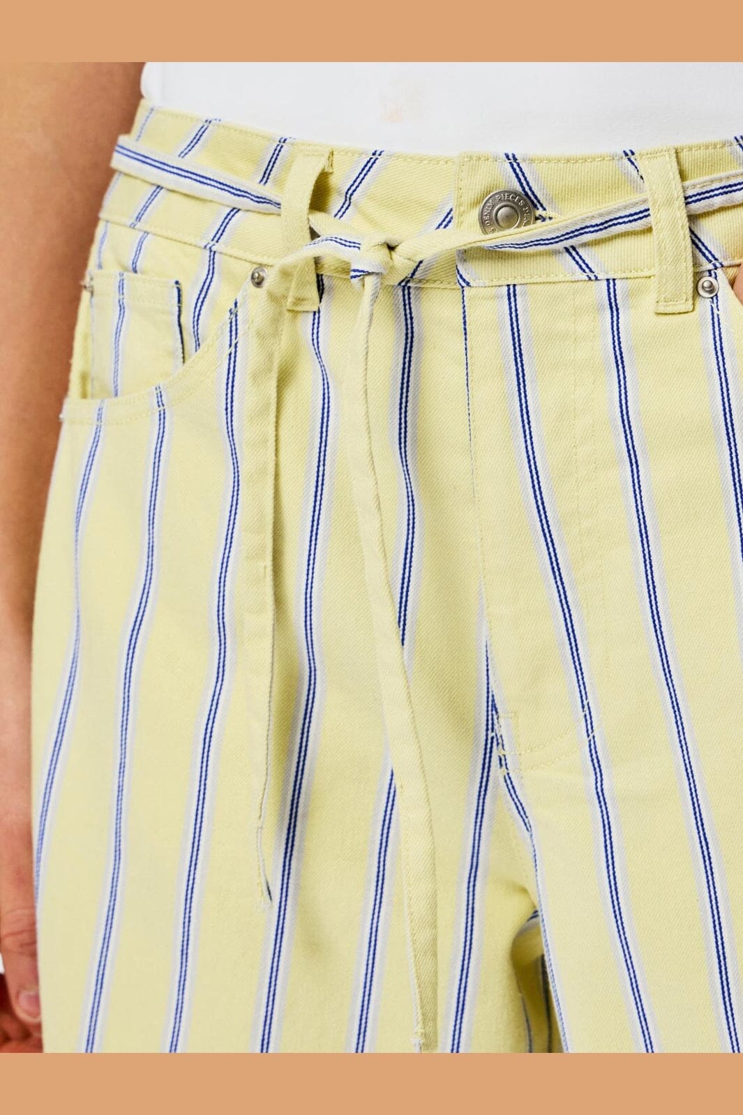 Pieces - Pcbillo Tie Barrel Jeans - 4972412 French Vanilla Cloud Dancer & Beaucoup Blue & Oyster Mushroom