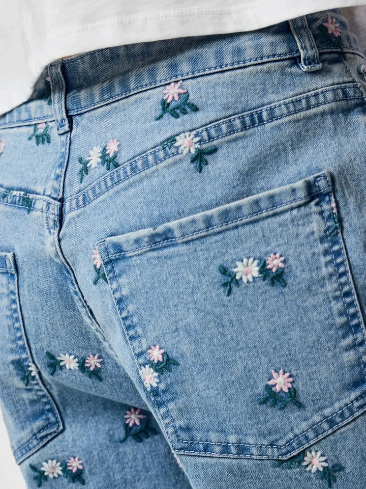 Pieces - Pcflora Straight Emb Jeans - 5068185 Light Blue Denim Pink Flower Embroidery Jeans 