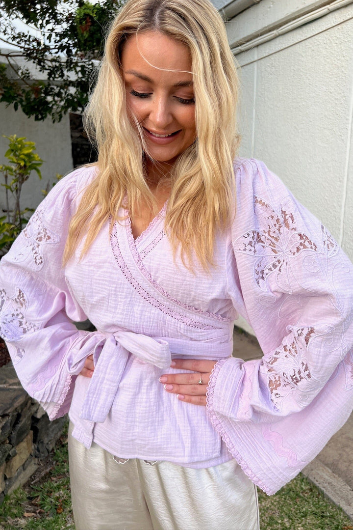 Sissel Edelbo x Molly&My - Winfrey Wrap Top SE 1999 - Lavender Bluser 